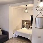 Con Piscina En Apartmán *