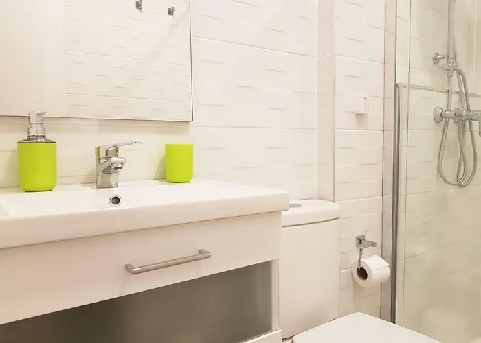 Con Piscina En 公寓